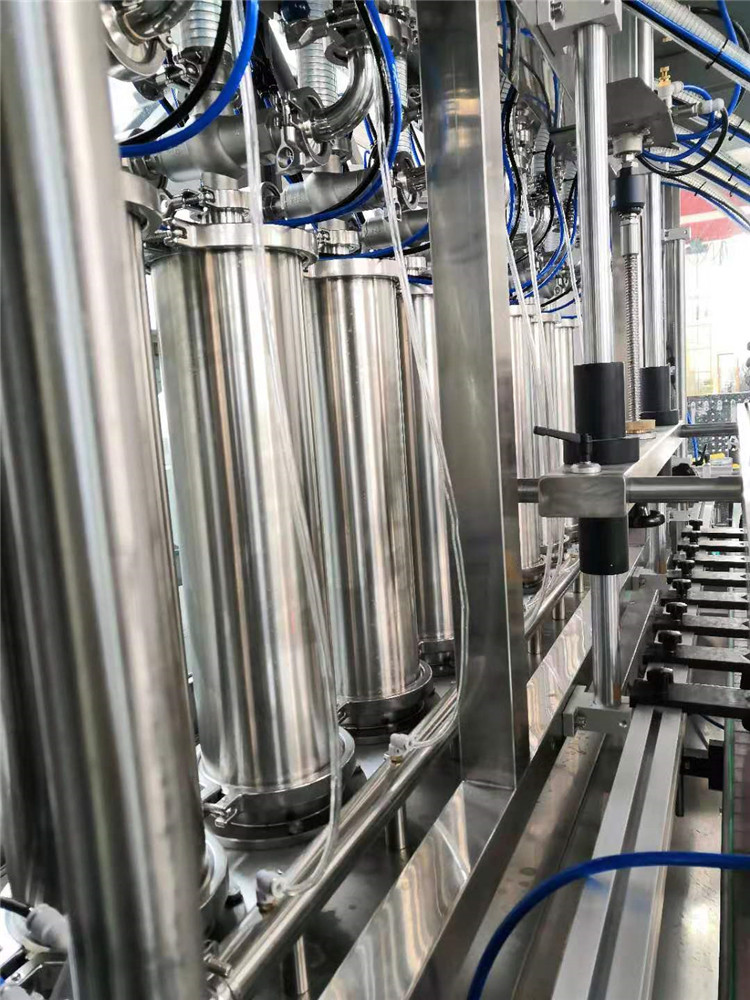 तेल भरने की मशीन